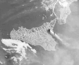 Imagen visible: Erupción de Etna, Sicilia