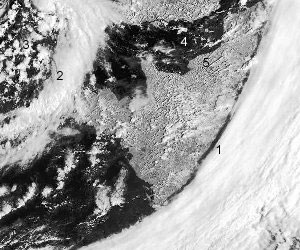 可见光图像: 冷锋、阵雨、陆地-海洋对比